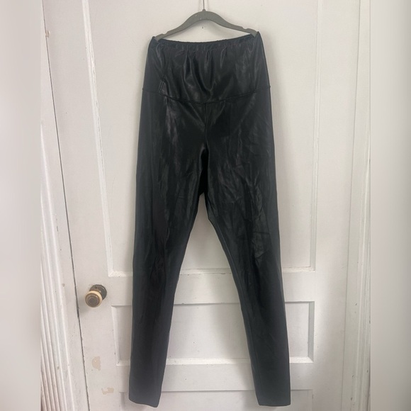 Aritzia Wilfred Free Daria Pant High-waisted Vegan Leather Leggings Size M - Picture 1 of 5